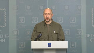 Киев отлага отстраняването <span class="highlight">на</span> военния си министър