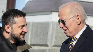 Байдън изненадващо пристигна в Киев