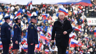 "Боеве на историческите ни граници": Путин говори 4 минути на стадион, пазен от ПВО система