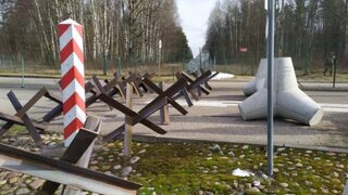 Полша постави противотанкови заграждания на границата с руския Калининград