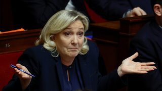 Крайната десница може да спечели от гнева срещу пенсионната реформа във Франция