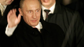 И политици излизат на протести срещу Путин