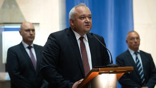 Демерджиев: Заплахите за бомби в училища вероятно са хибридна атака, свързана с Русия