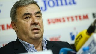 Федерацията по плуване: Капризите на Антъни Иванов идват в повече