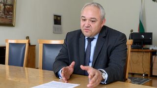 Арестувани за търговия с гласове са 120 души