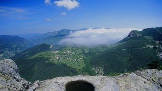 Фотоизложба представя праисторически скални светилища в Източните Родопи 