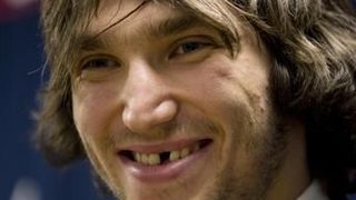 Руски хокеен талант подписа 13-годишен договор с Вашингтон Кепитълс