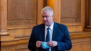 Бившият директор на "Пирогов" се отказа от депутатско място, за да остане лекар