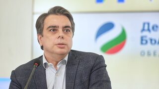 Според Асен Василев правителство с ГЕРБ би направило "Възраждане" първа сила