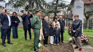 Докато тече заседанието, руският посланик отбеляза Деня на космонавтиката