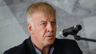 Наско Сираков: Напускането на Стоилов е срамно, но вратата за него е отворена