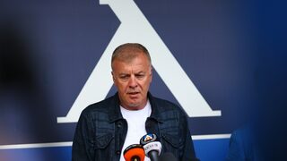 От пазител на акциите до собственик: какво промени позицията на Сираков в "Левски"