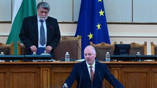 Кой е новият председател на парламента Росен Желязков