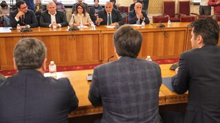 Новата коалиция е на път да изпере Борисов