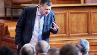 Разговорът за коалиция с ГЕРБ бил невъзможен, задушавала партньорите си