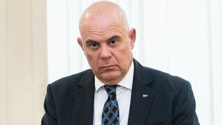Разследващите не потвърждават версията на Гешев, че децата и жена му са били в колата