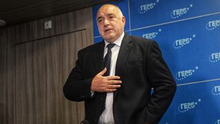 Всичко върви по плана на ГЕРБ: корабът потъва