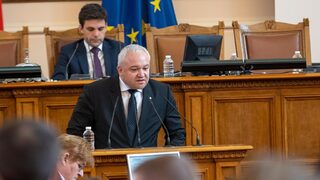 Демерджиев: Гешев е пътувал без семейството си, колата му е по-добре бронирана от президентската