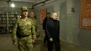 Експлозии в Луганск и Мелитопол, ранен е руски депутат