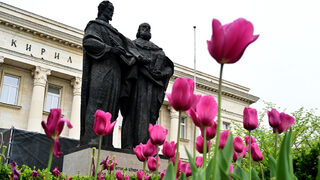 България чества 24 май с шествия, концерти и празнични програми