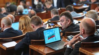 Първи реакции: "умно решение", "да чуем условията за размразяване"