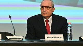 Иван <span class="highlight">Костов</span> посочи груба политическа грешка и призова втората сила бързо да свие щетите