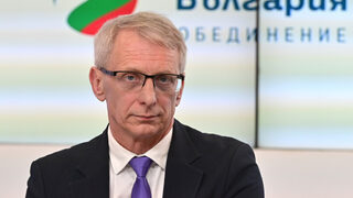 Денков и Габриел продължават да се чуват по телефона