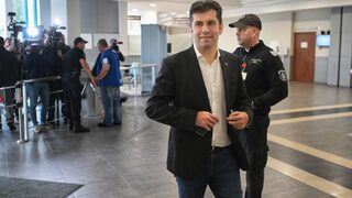 Прокуратурата предлага на Гешев да поиска имунитета и на Кирил Петков
