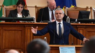 Финалът на дебата: от "преврат до "комични епитети"