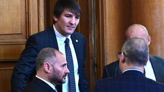 Прокуратурата предлага да се поиска имунитетът на депутат за блудство с дете