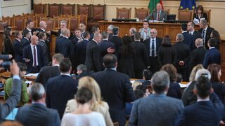 В парламента отново се стигна до пререкания между "Възраждане" и Явор Божанков