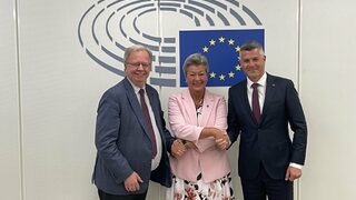 Шенген минава на електронни визи, и България ще ги издава