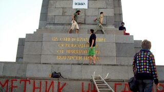 Еволюцията #ДАНСwithme, или добре че предложиха Пеевски
