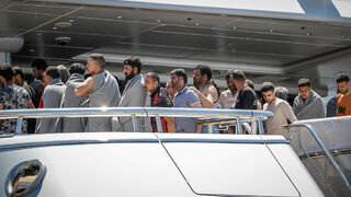 Няма надежда за още оцелели от потъналия край Гърция кораб с мигранти