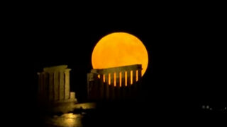Как изглеждаше първата <span class="highlight">Супер</span> <span class="highlight">Луна</span> за тази година от различните точки на света
