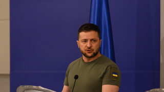 Беновска попита Зеленски за кино, той ѝ отговори, че се губят реални животи