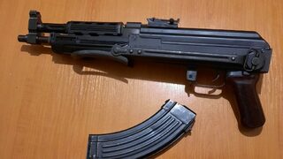 Разбита е престъпна група, търгувала с оръжие