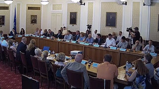 Кръглата маса в парламента за регулирането на дивото <span class="highlight">къмпингуване</span> (пълен запис)