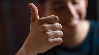 Внимавайте със знака 👍, може да ви осъдят заради него