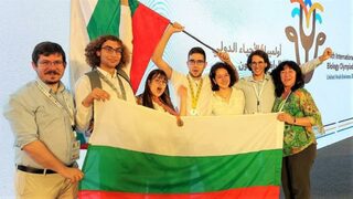 Български ученици спечелиха три медала от най-престижното състезание по биология в света