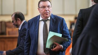 Парламентът удължи мандата на подуправителя на здравната каса