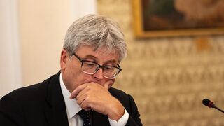 Кандидатът за шеф на здравната каса е подал непълни документи до ДАНС за своя фирма