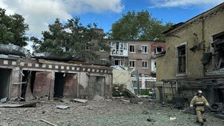 Ракета падна в центъра на руския Таганрог, взрив в рафинерия в Самара