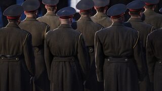 Заплатите на военнослужещите ще бъдат увеличени с 10%