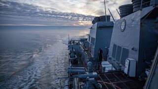 Време ли е за охранявани от НАТО конвои в Черно море