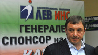 Барета, охранител, застраховател, консилиери – ролите на Алексей Петров