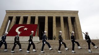 13 арестувани в Турция за подготовка на преврат