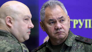 "Жив, здрав и у дома": генерал Армагедон изненадващо се появи на снимка