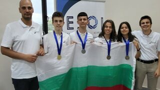 Български ученици спечелиха четири медала от Европейската младежка <span class="highlight">олимпиада</span> <span class="highlight">по</span> информатика