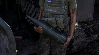 Украйна съобщи за масирани дронови атаки и боеве на източния фронт